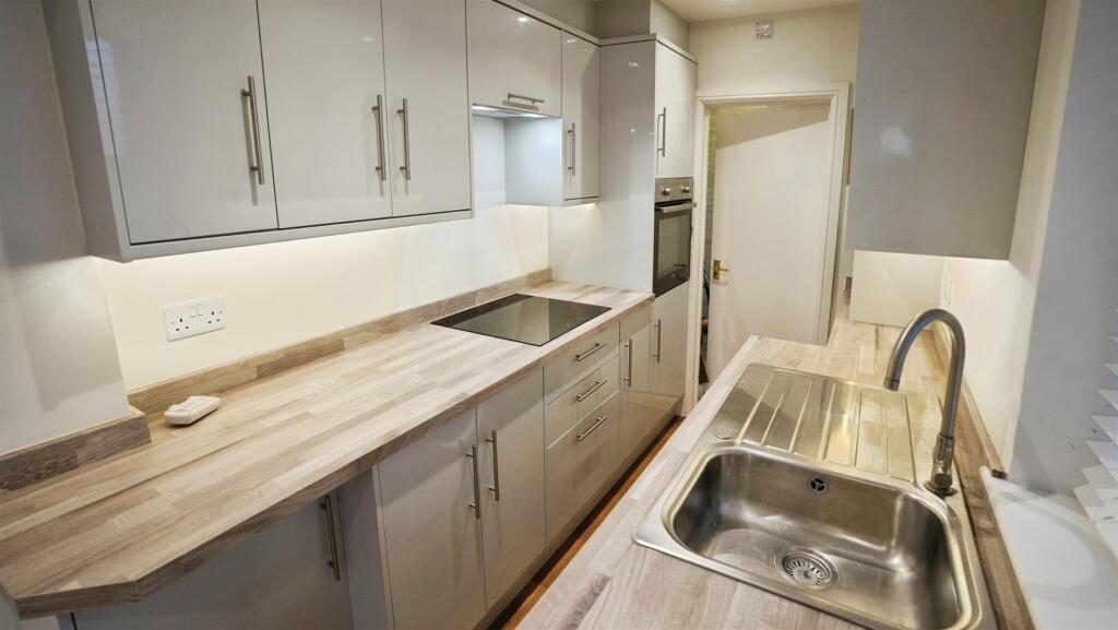 37ee2a94--4CA5-98A0-039E1A297F78-21302-00000DDBCCF