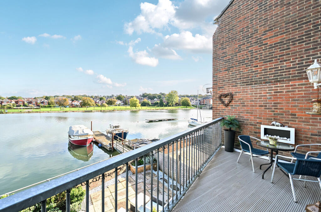 1363001-6-68e4f2d...