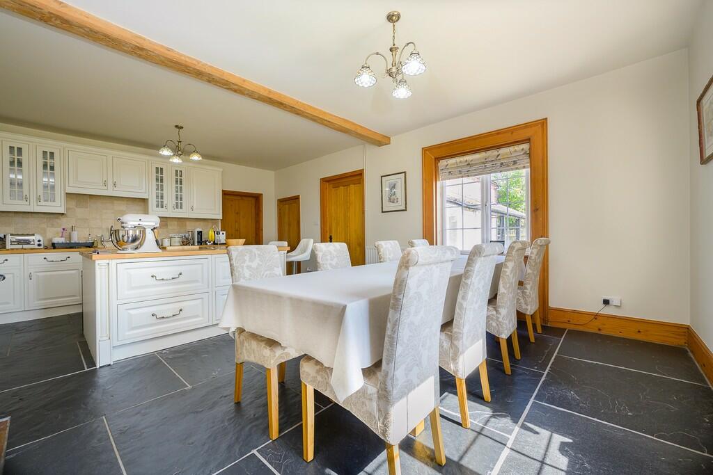 upper foxhall hou...