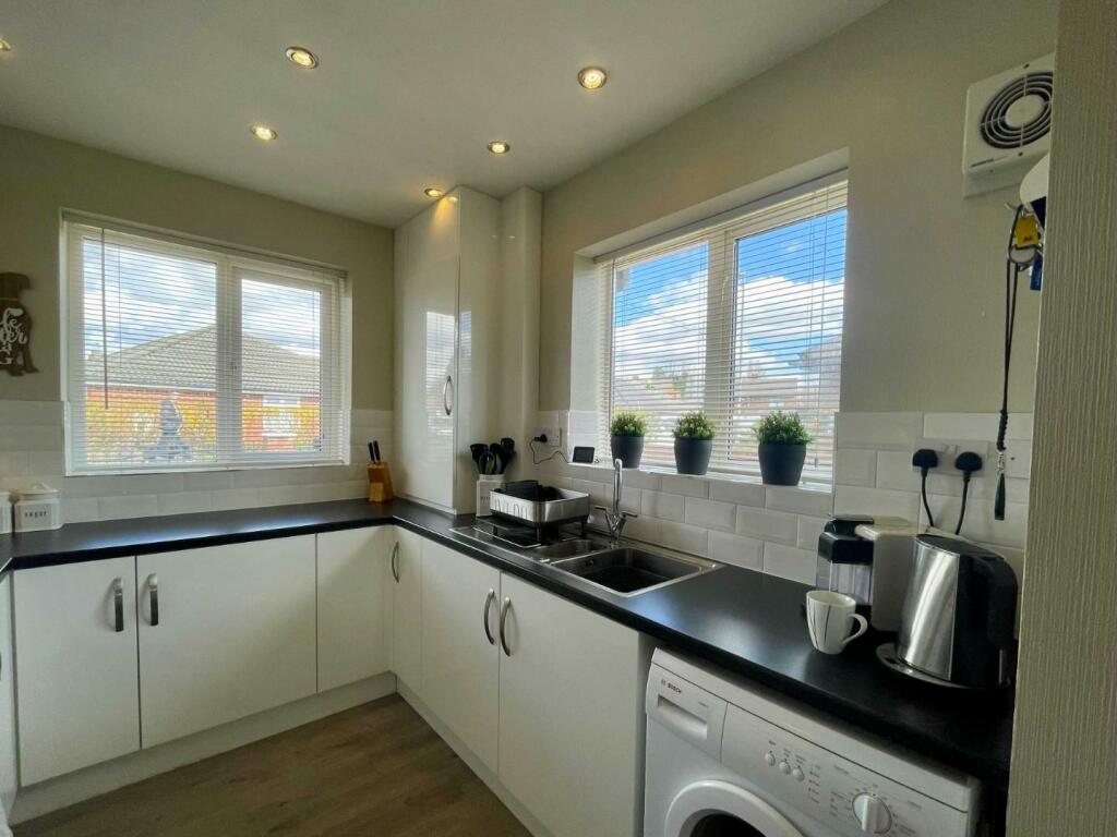 LulworthCres24kit2.jpg