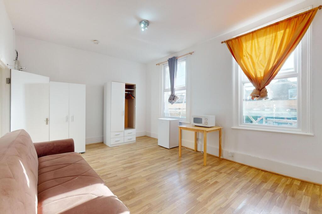 9 Brampton Park Road, Hornsey, London, N22 6BG