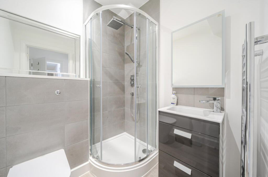 1384071-4-6929bd0...