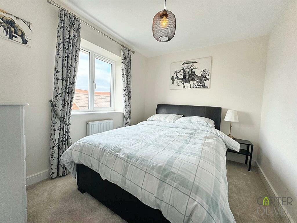 BEDROOM 3 (REAR)