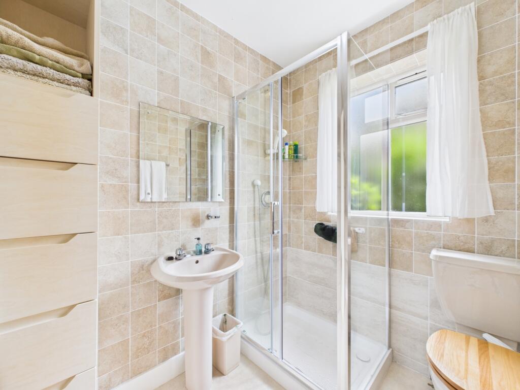 CAM02386G0-PR0138-STILL026