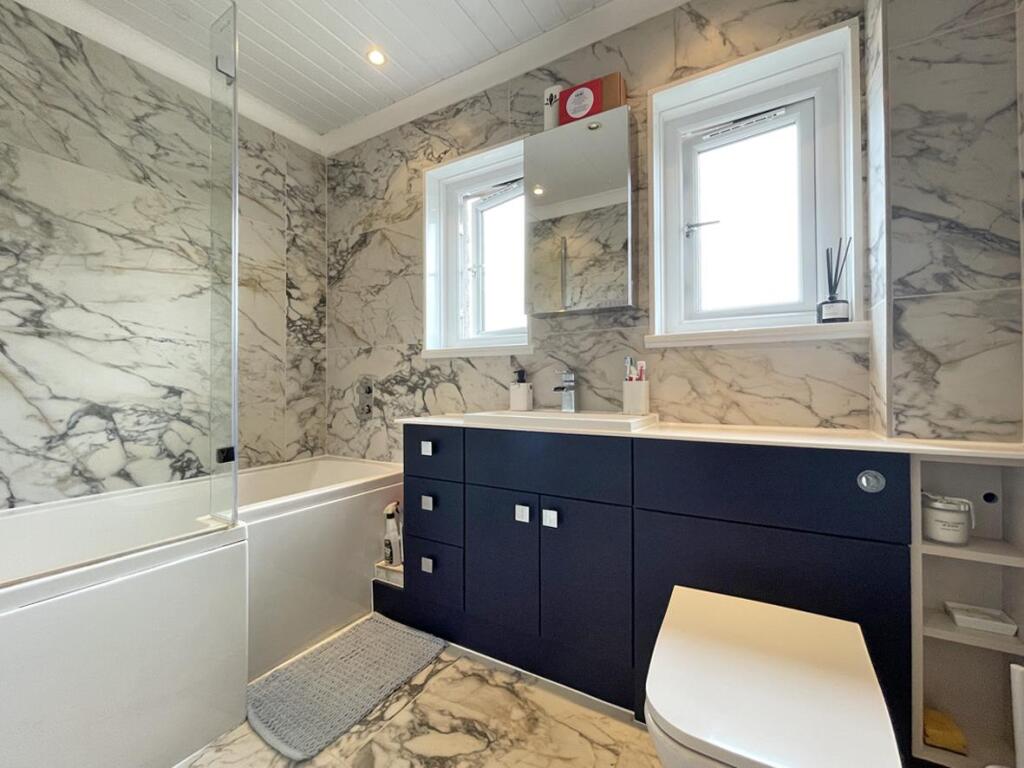 Bourne Close 24 - Bathroom FRONT PAGE.jpg
