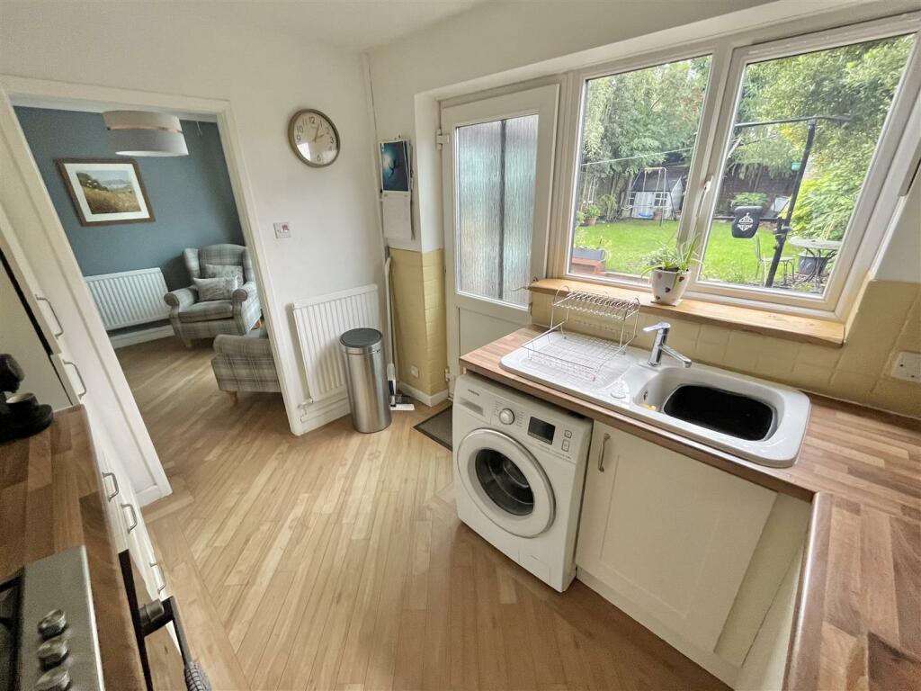 Kitchen Aspect 2.jpg