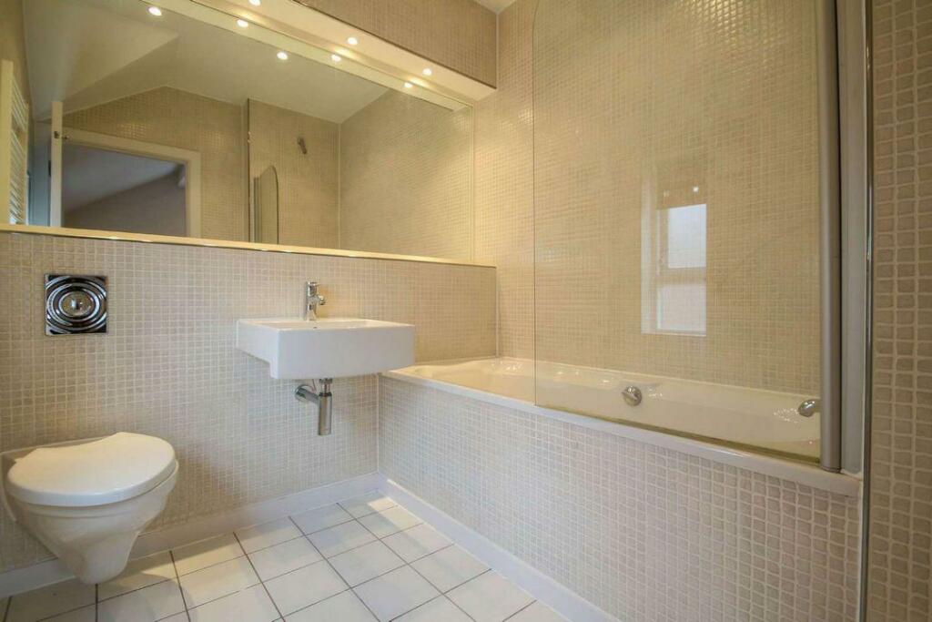 En Suite Bathroom