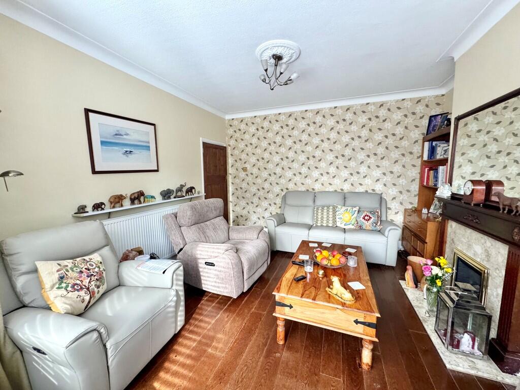 8 Lyme Road loung...