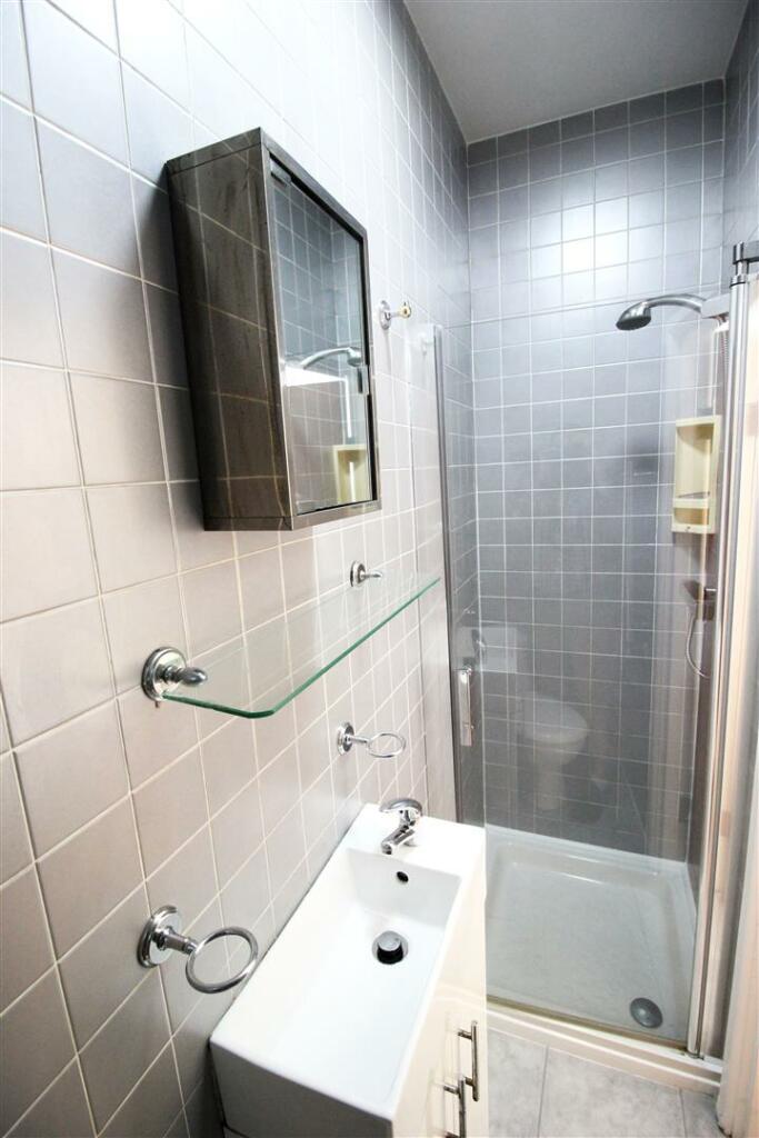 Ensuite Shower Room (Room 2)