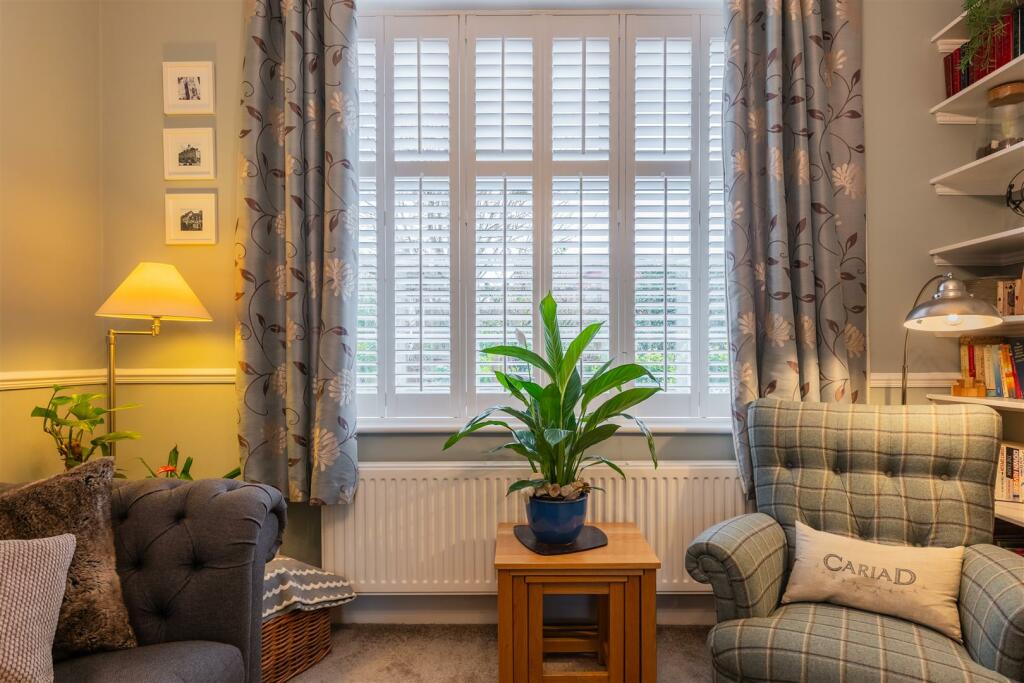 SITTING ROOM-4.jpg