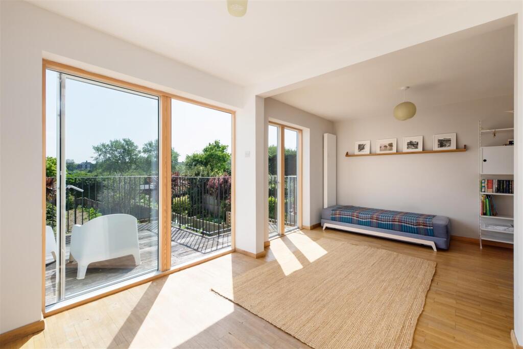 Island Wall, Whitstable