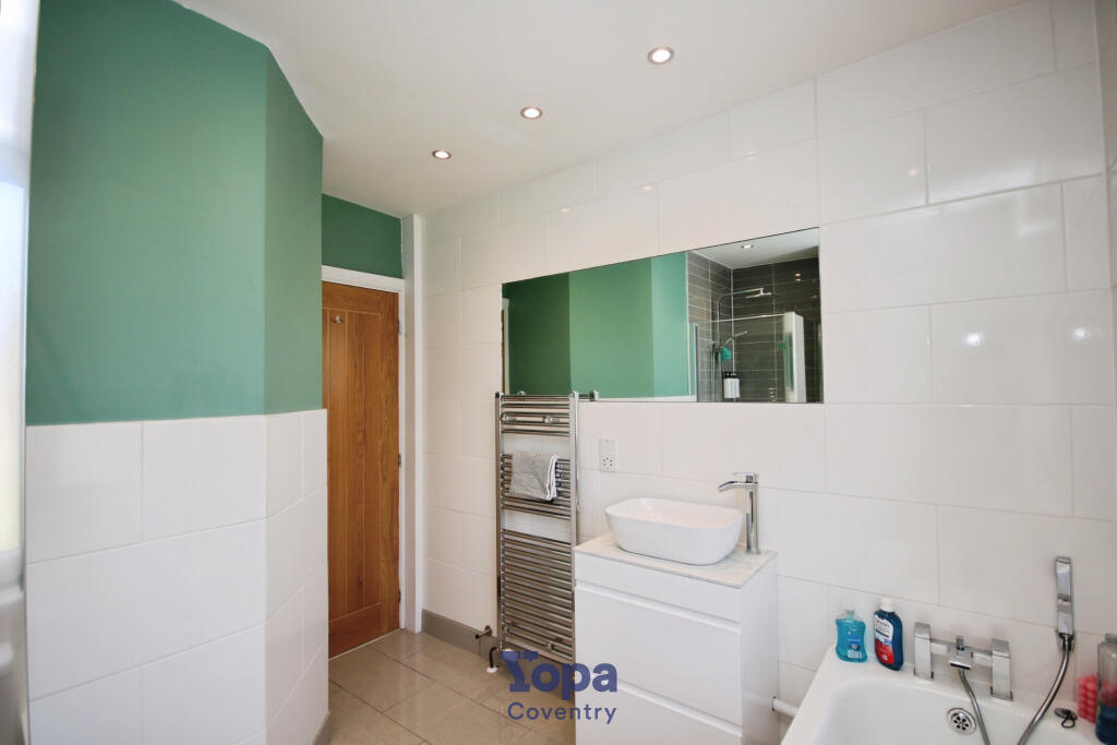 4f7167f8-Family 20bathroom 202.JPG