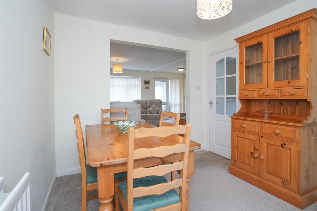 67 Ashford Gardens-3.jpg