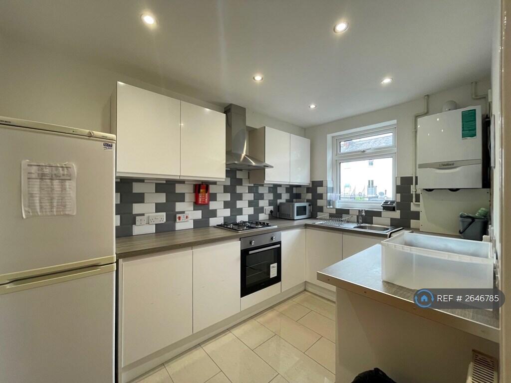 Kitchen (New!)