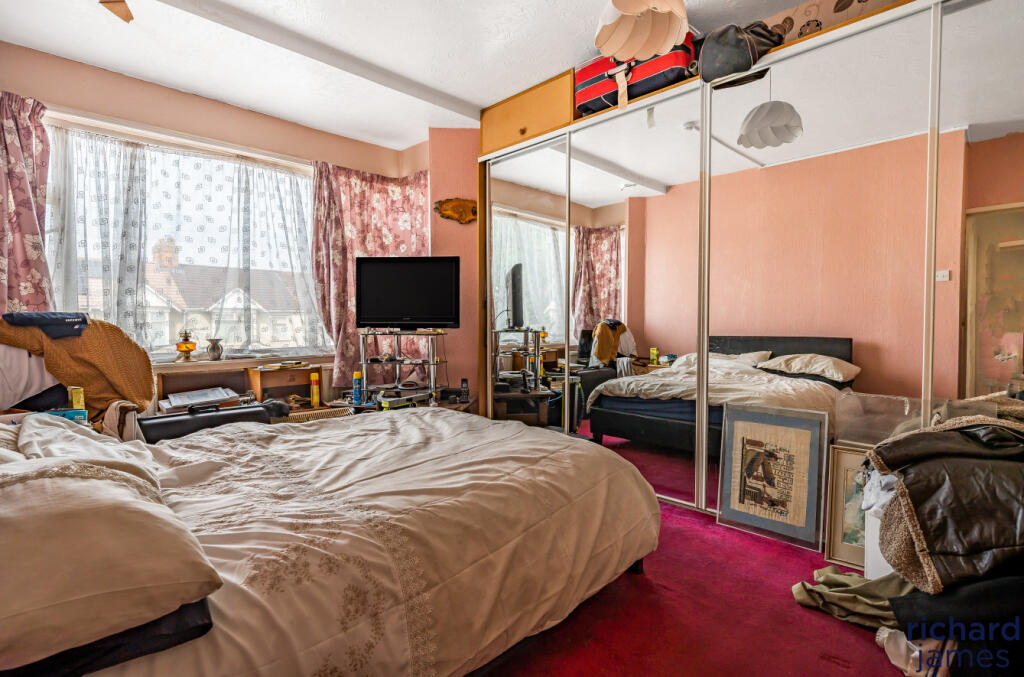 01f01db1-f190-4f2...