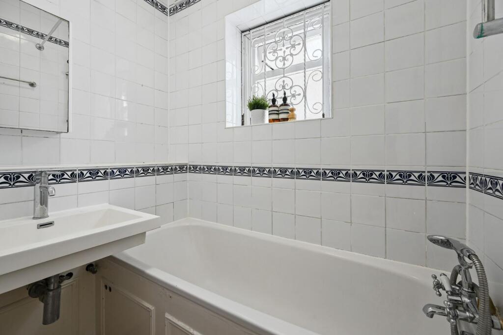 RCREE - Flat 1, 87 Grange Road - Bathroom.jpg