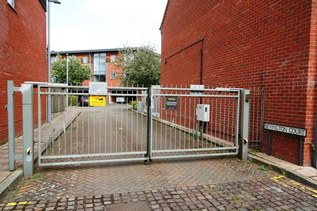 bevcourt,23gatedparking.JPG