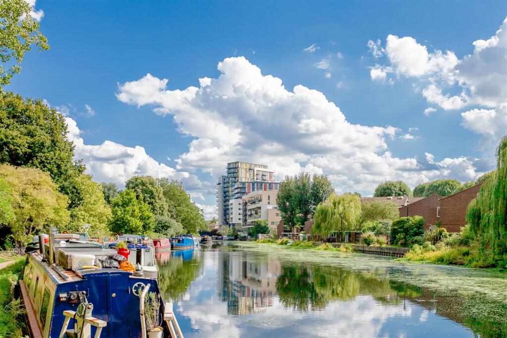 Sky Apartments Canal View