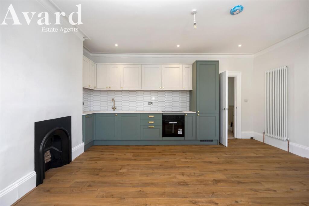 Ditchling Rise 110-005.jpg