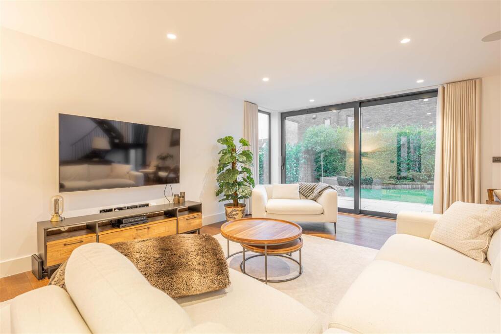 Blackthorn Barn - by Visually Rich 08987.jpg