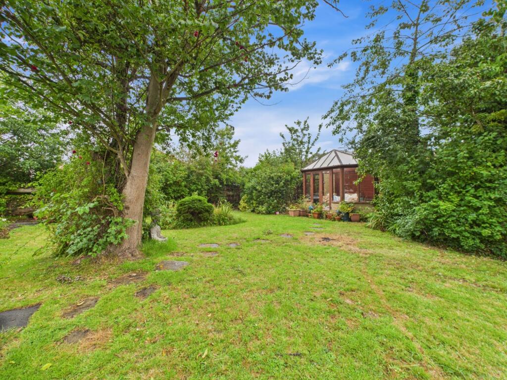 CAM02195G0-PR0081-STILL057