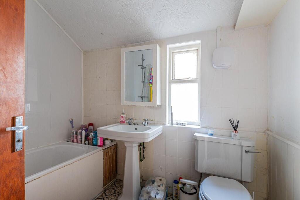 Dogfield Street 85-3.jpg