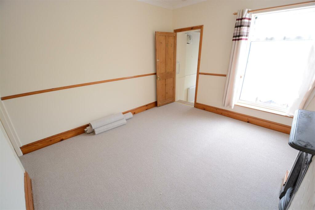 rear bed