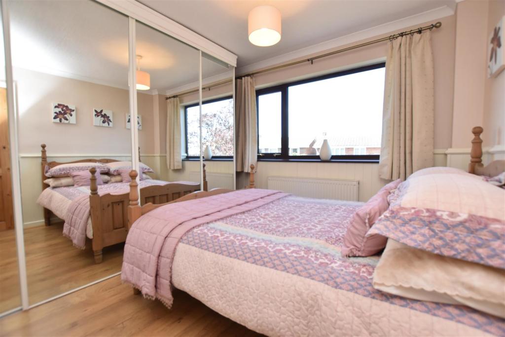 bed 2.JPG