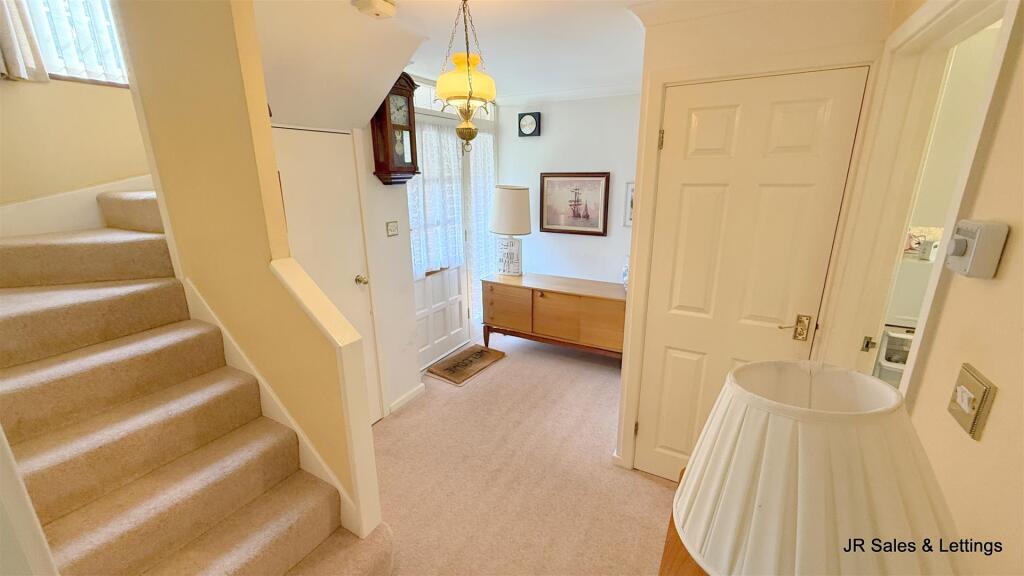 Homewood Avenue, Cuffley