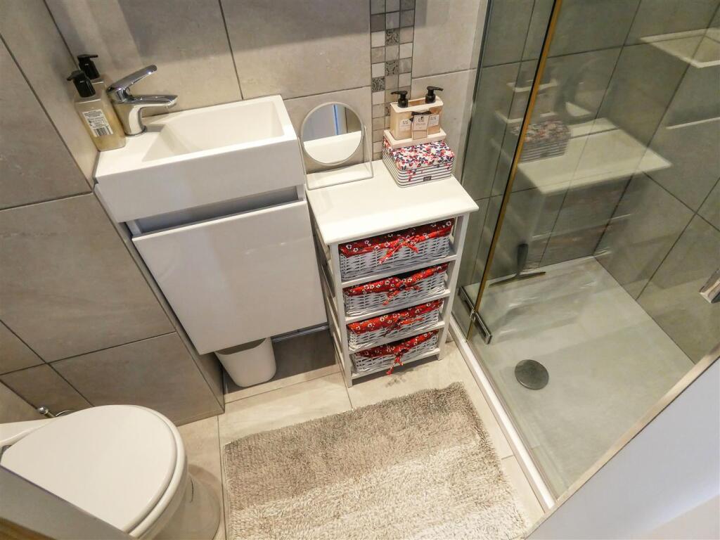 En Suite Shower Room