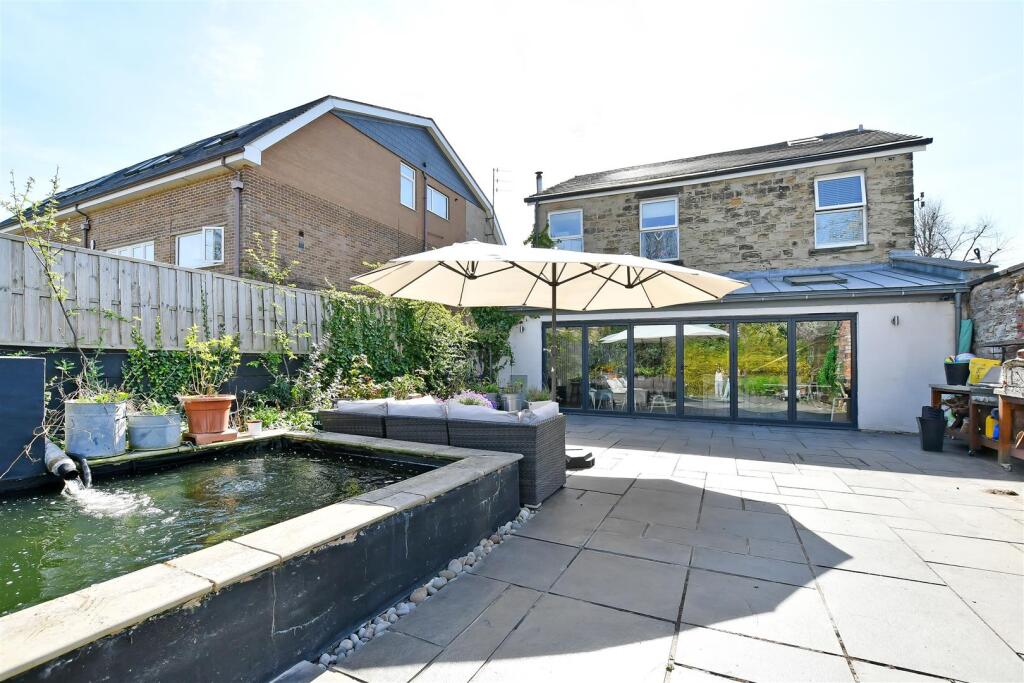 Patio entertaining area