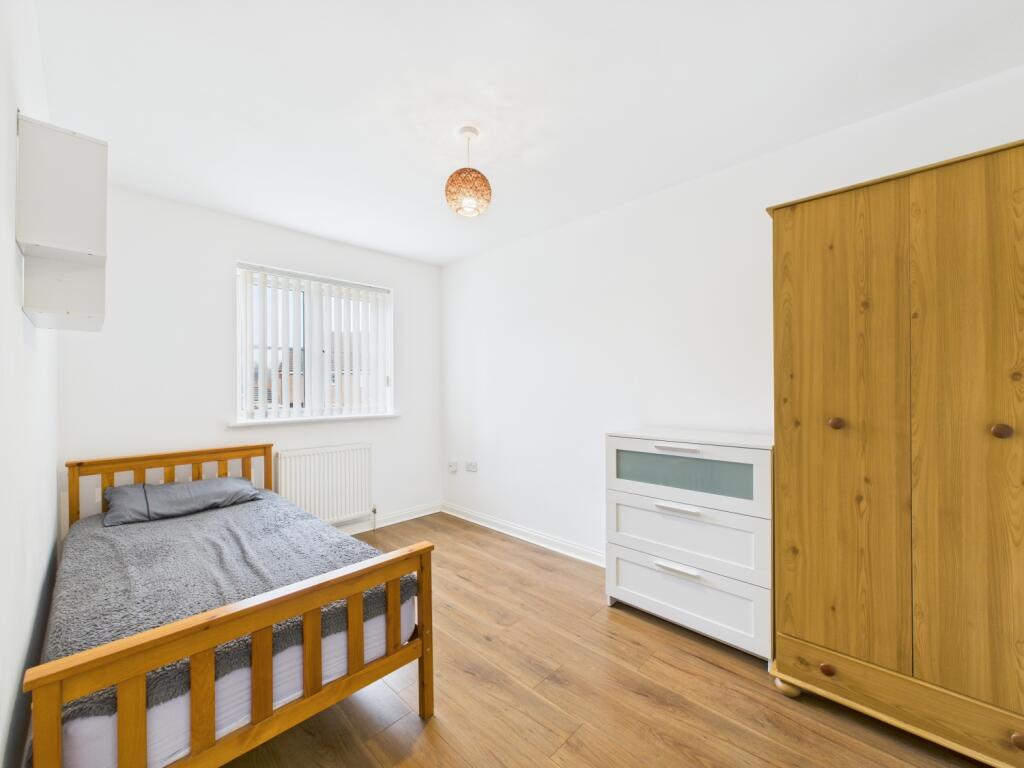 CAM04671G0-PR0024-STILL012