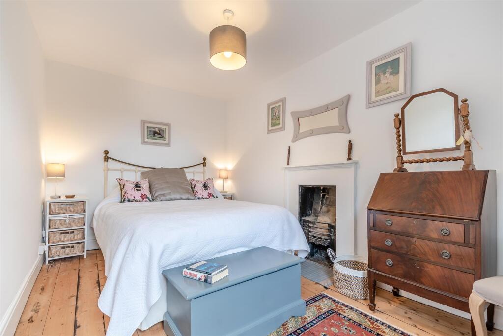 8656910-interior01.jpg