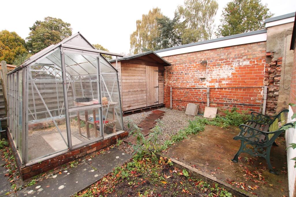 Greenhouse&#43;and&#43;Shed