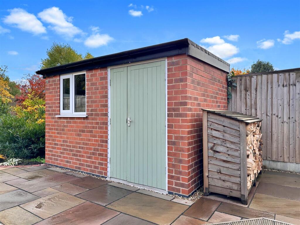 Detached Brick outbuilding 974