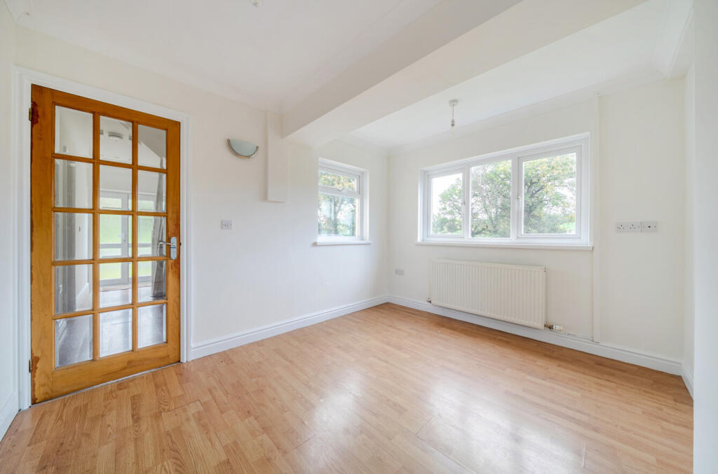 1366001-5-68f6152...