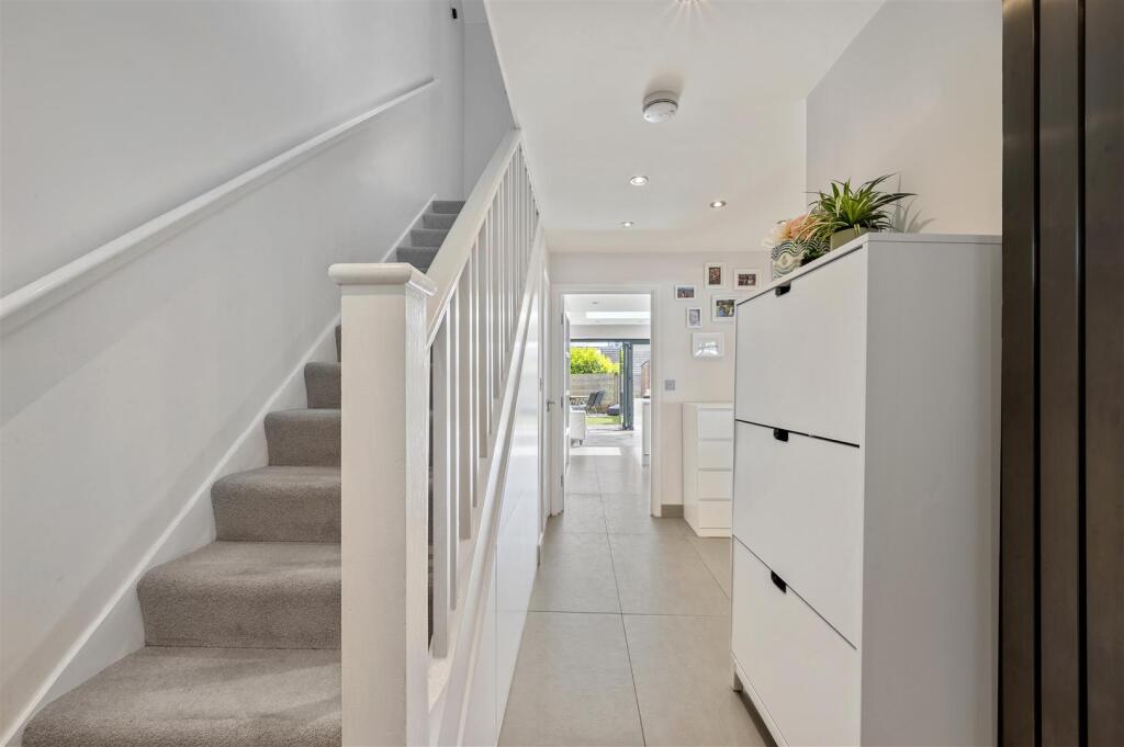 8 Cumberland Close,24.JPG