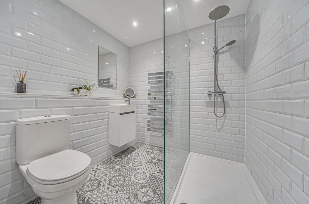 1358153-5-68d155c...