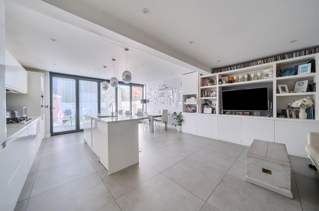 Extended Kitchen/Diner/Family Rrom