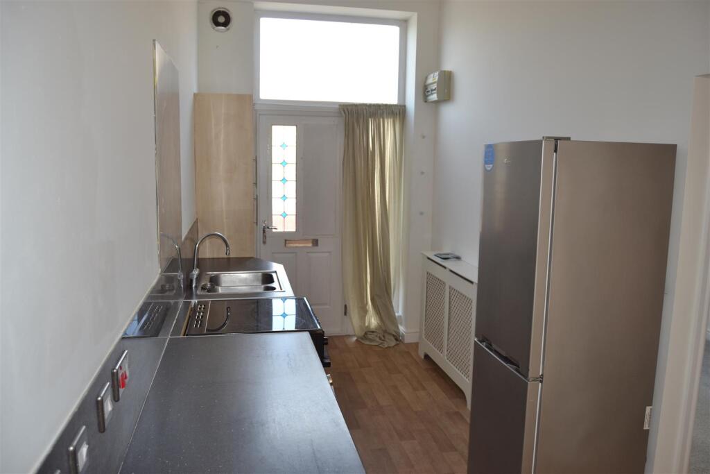 Kitchen v2.JPG