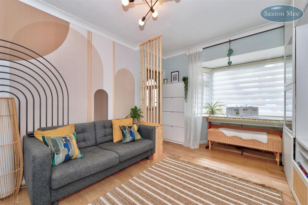 12 Forres Road, S10 1WE - lounge 1026.jpg