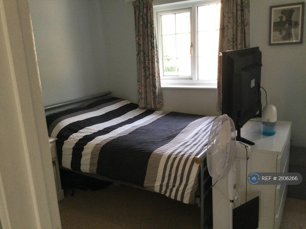 Double Bedroom 2 At Front