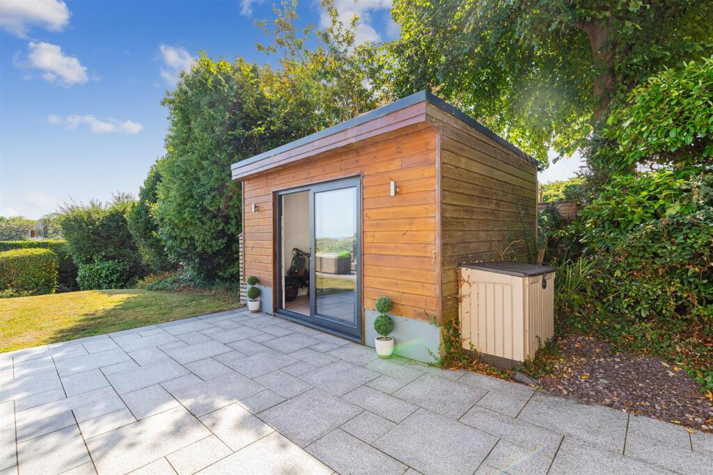 A13 - Bascombe Road, Brixham, Eastleigh House - 25