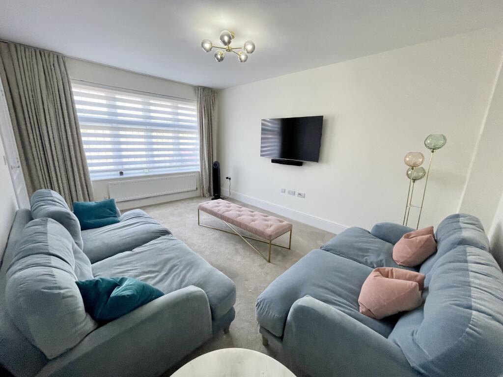 Lounge 2