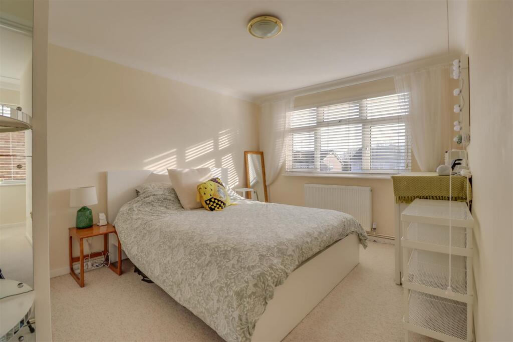81 BEAUCHAMPS DRIVE INSIDE-9.jpg