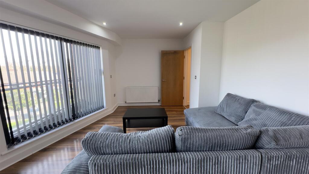 Living Area 4.jpg