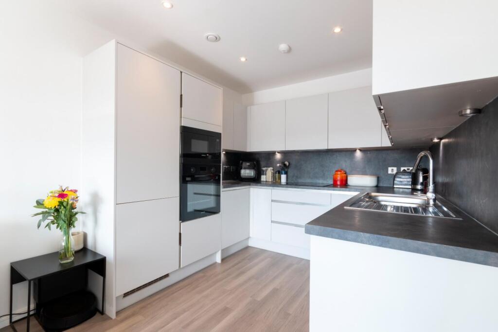 F12 5 Selbourne Avenue Ph2.jpg