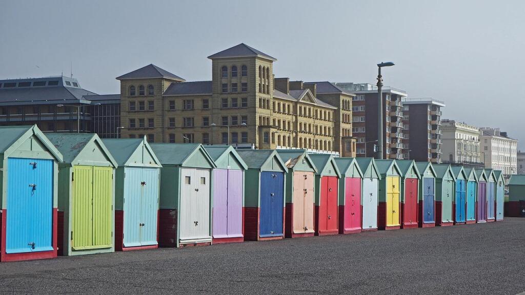 seafront-2144263_1280.jpg