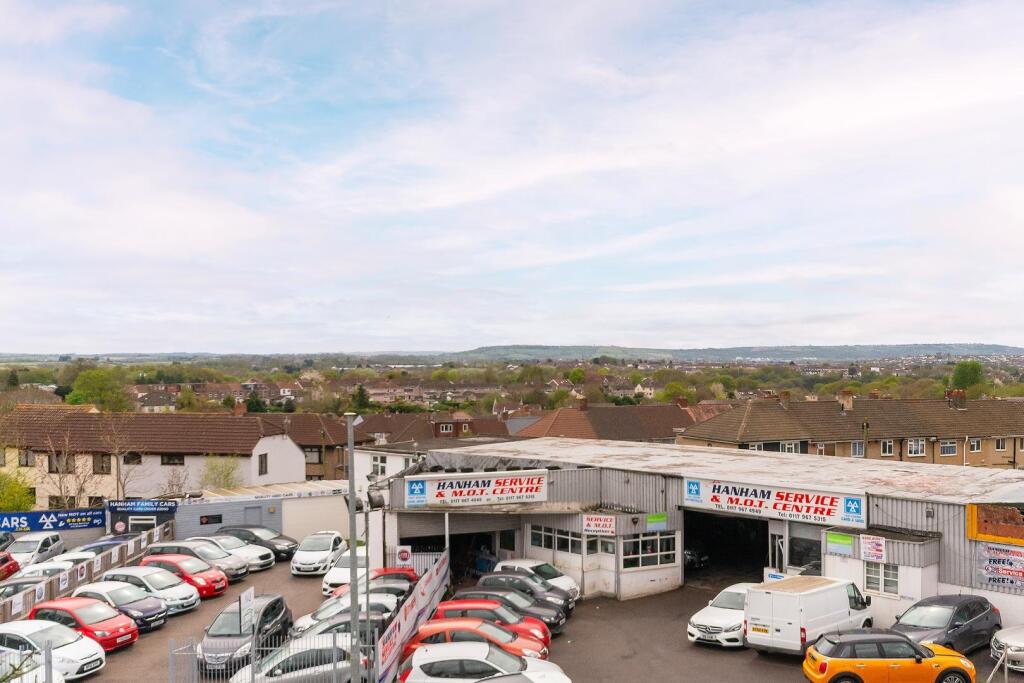 1B0H9HN - The View A.jpg