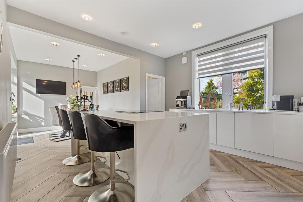 2 Linden Road, Elland 14_297.jpg